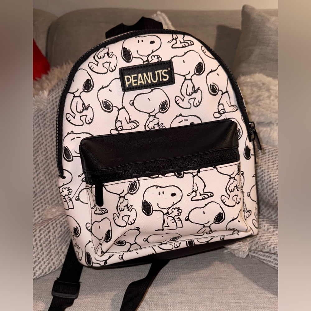 Peanuts Snoopy Black and White Mini Backpack
